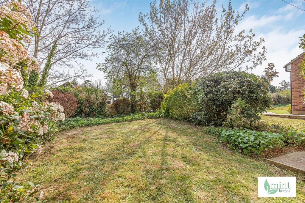 15__Engliff_Lane__Pyrford__Woking__Surrey__GU22_8S