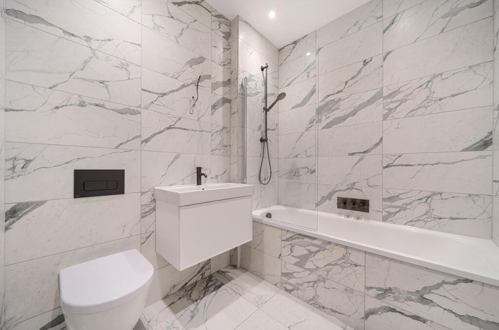 1354789-11-68c2b2...