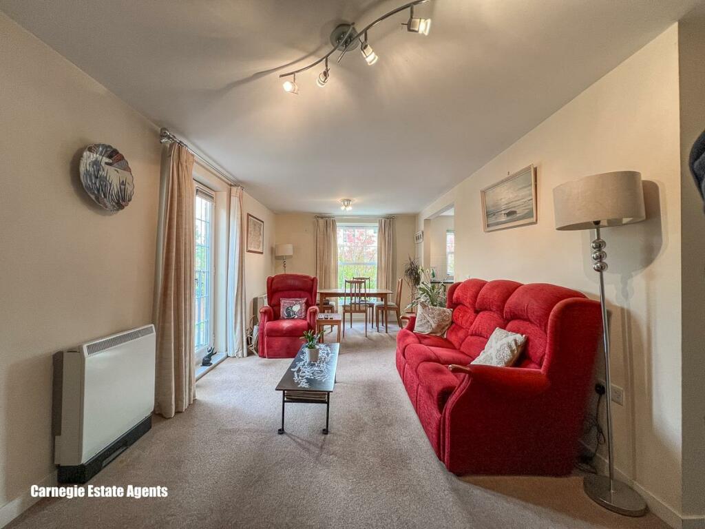 Living/dining room