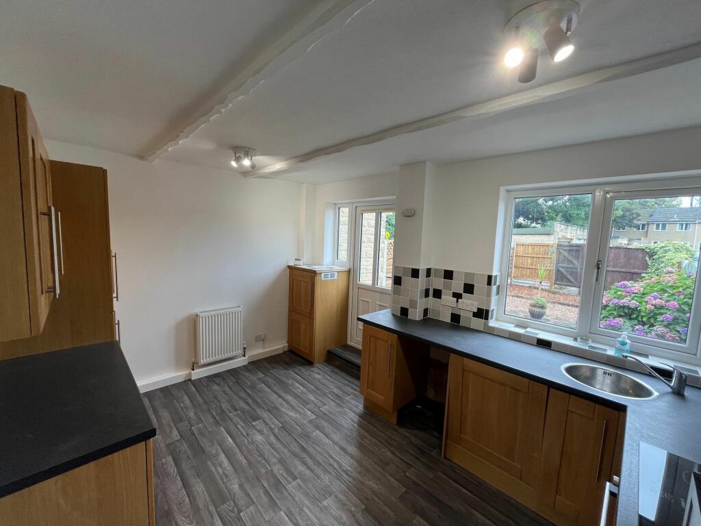 OPEN-PLAN DINING KITCHEN