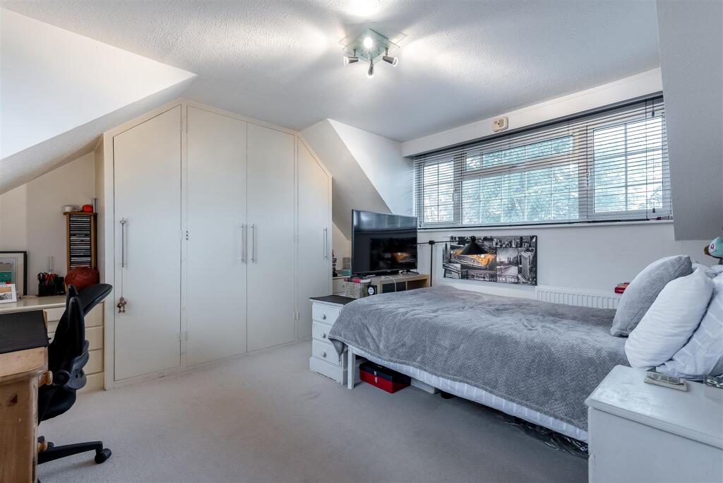bedroom 3.jpg