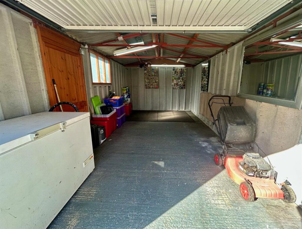 garage.jpg