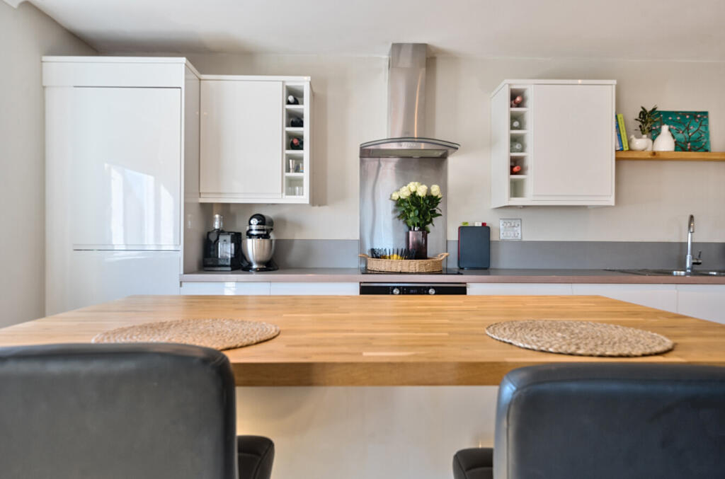 1289564-16-682709...