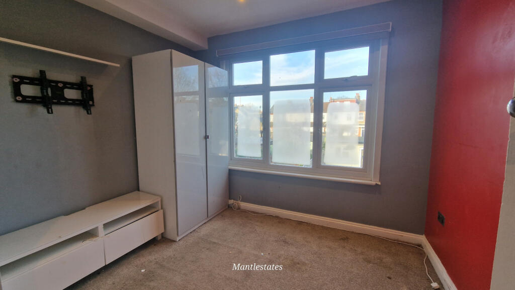 REAR BEDROOM