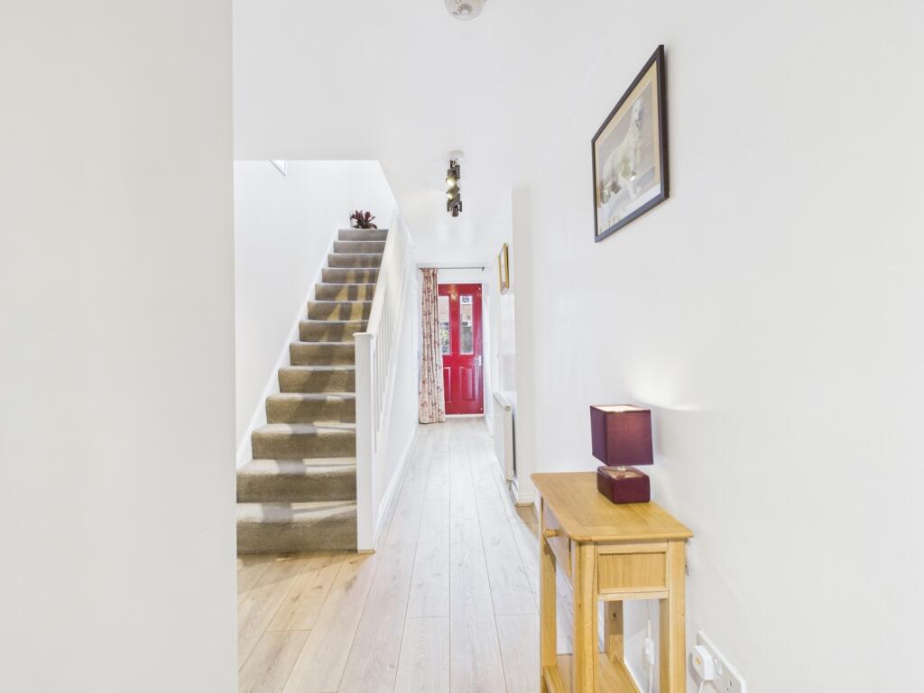 CAM04233G0-PR0036-STILL001