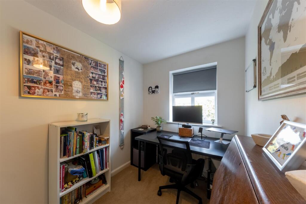 4 Hazelmere Close-024.jpg