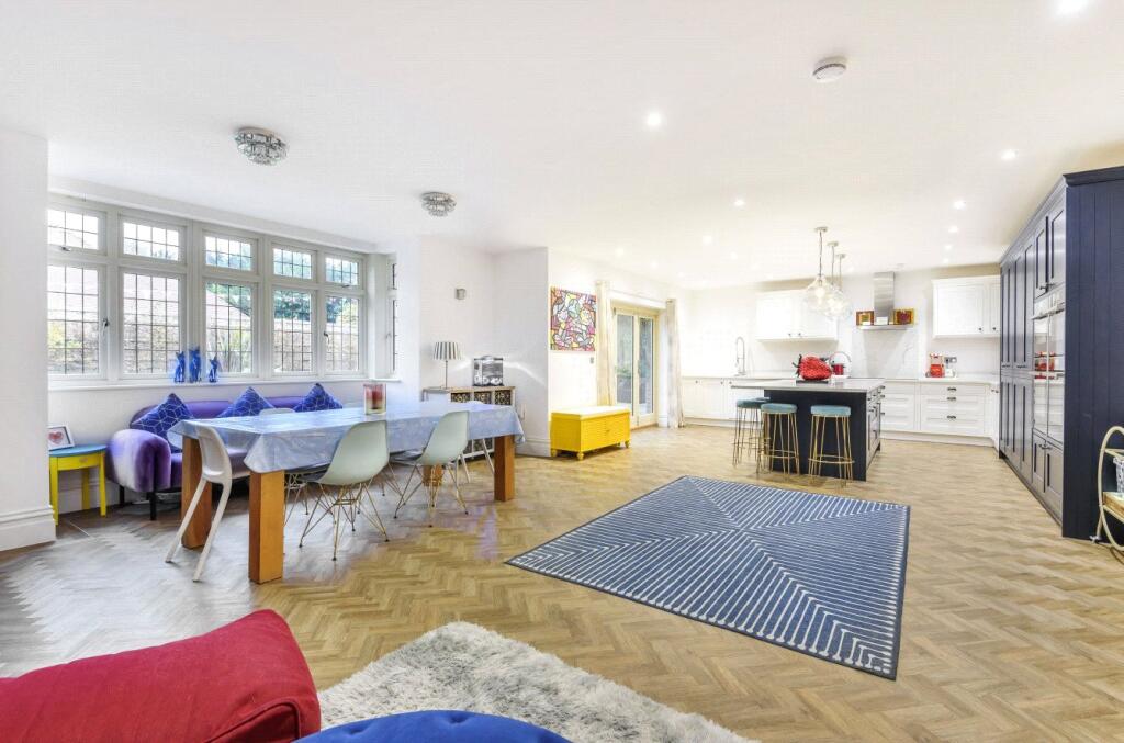 Breakfast Room