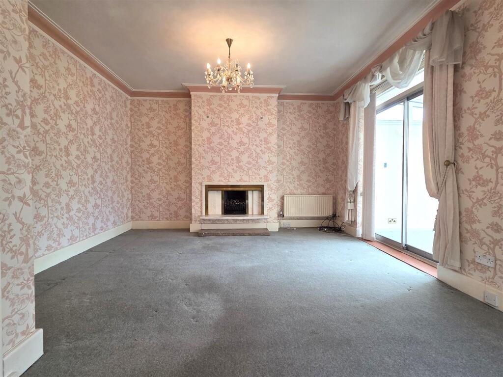 SITTING ROOM WITH DINING AREA
