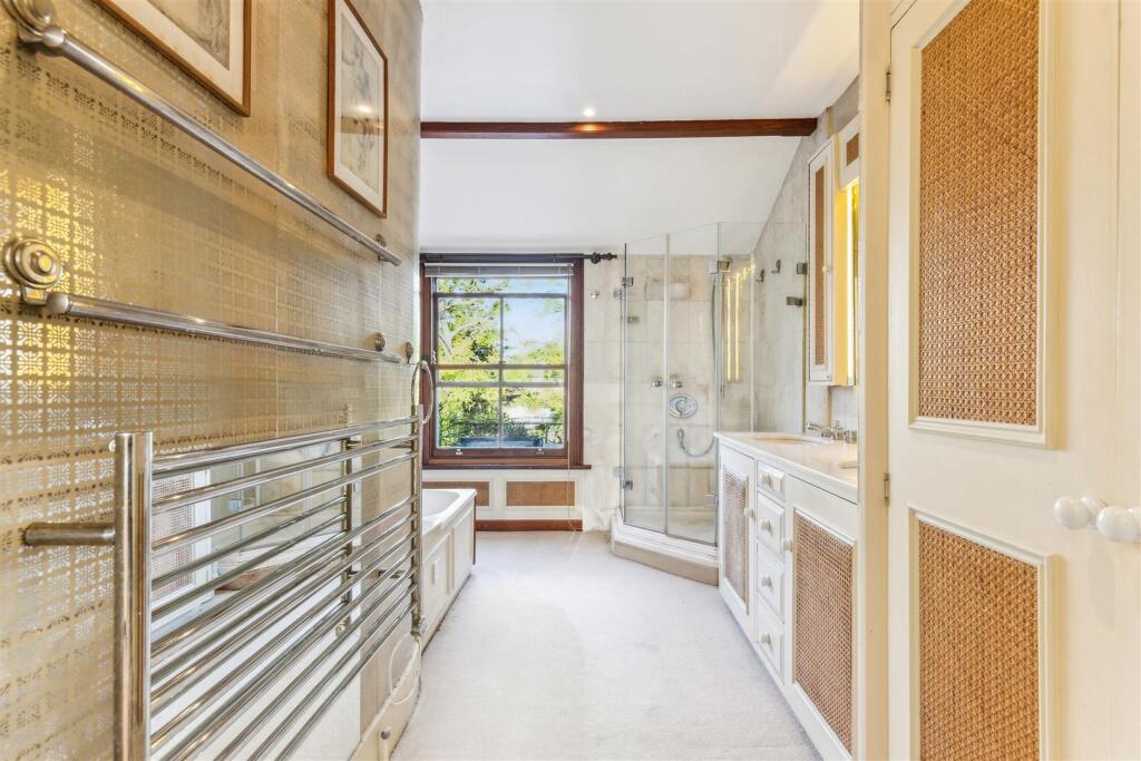 Grove Park Gardens, W4 - FOR SALE
