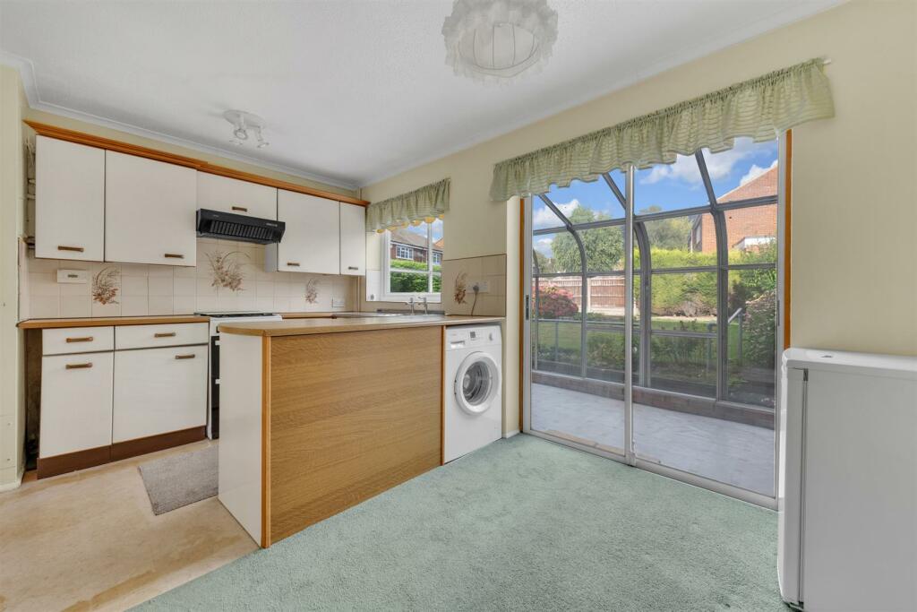 Kitchen/ Dining Room