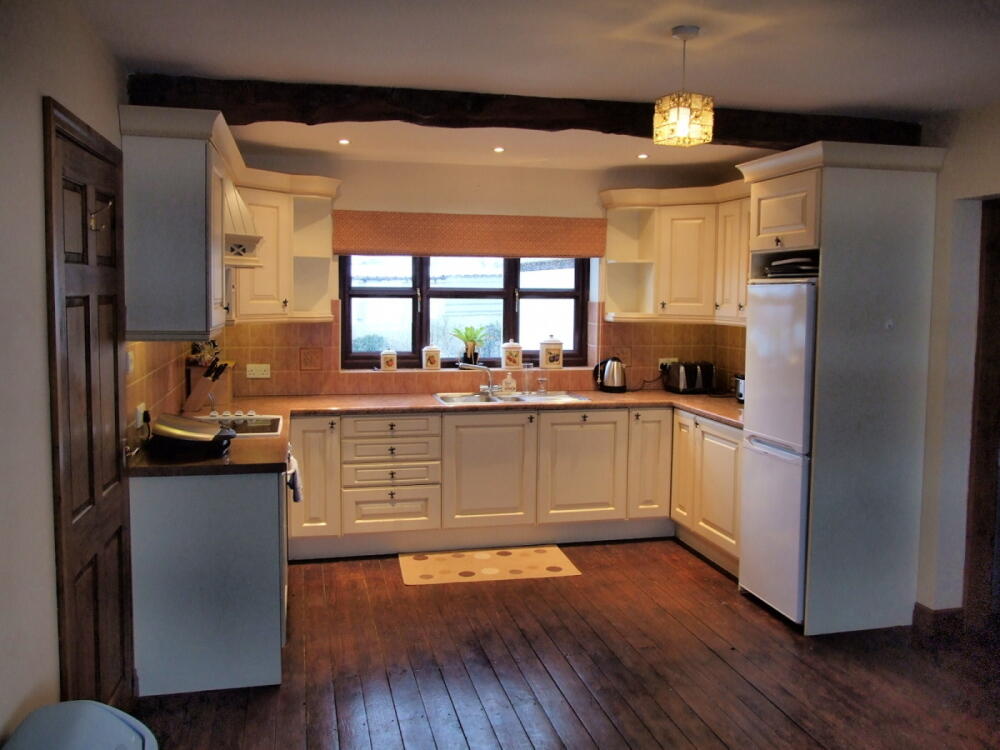 Dining kitchen