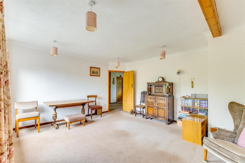 Meadow Way 34-14.jpg