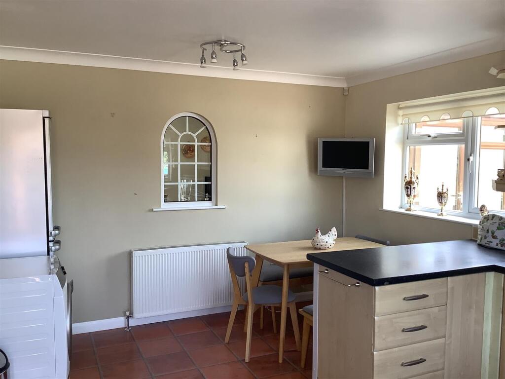 diningroom1.jpg