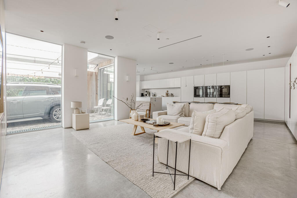Reception/Kitchen