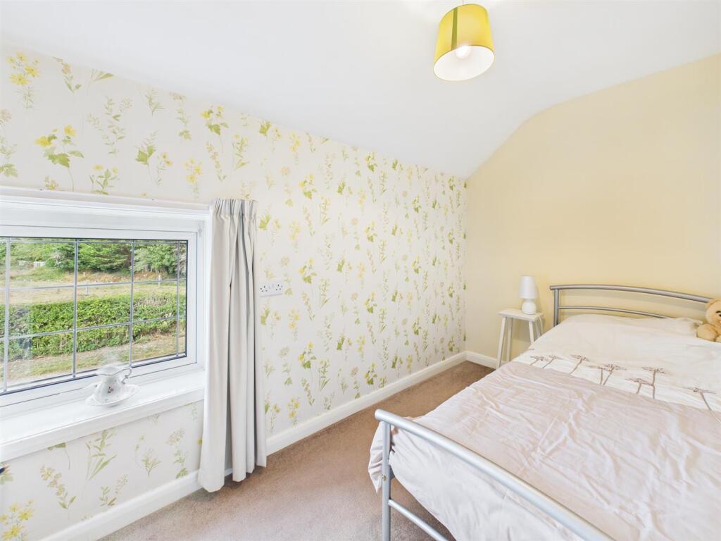 Bedroom: