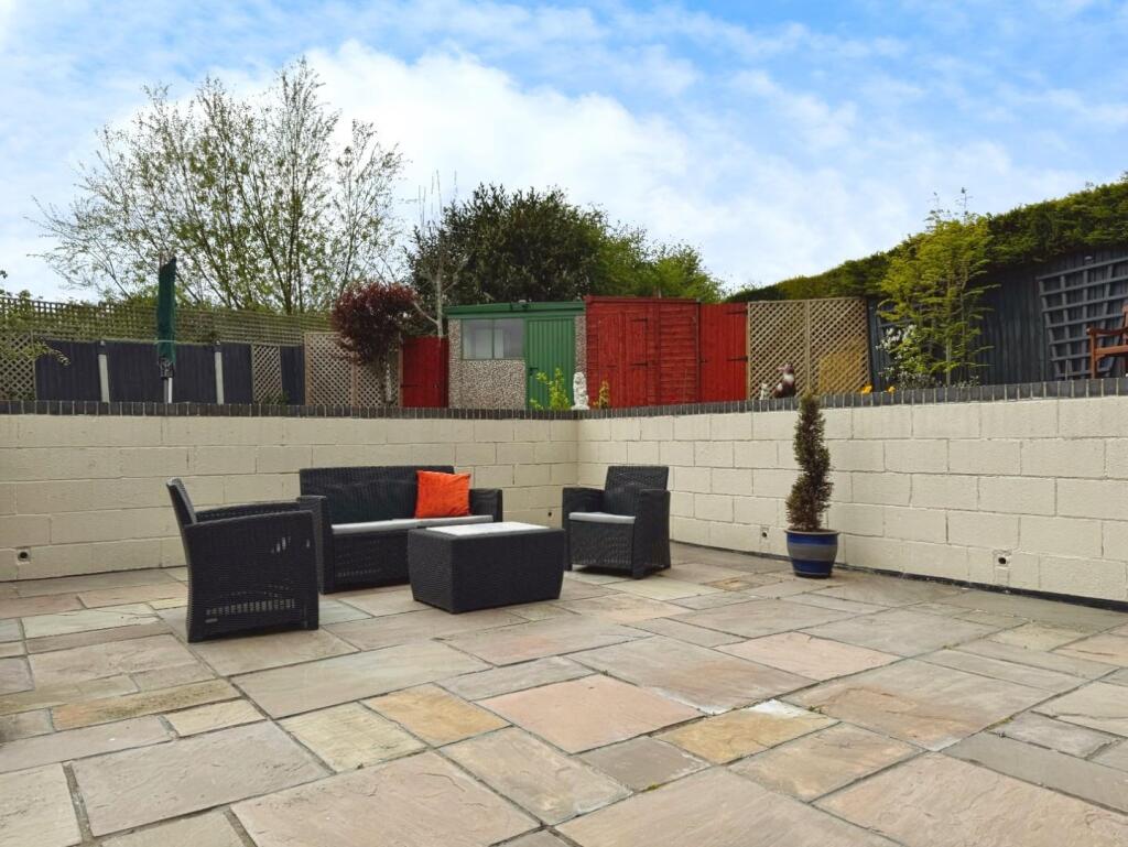 REAR GARDEN 03.jpg