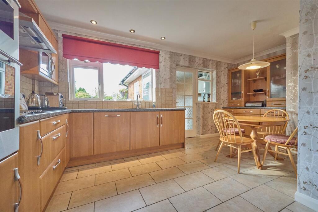 Kitchen/Dining to Rear