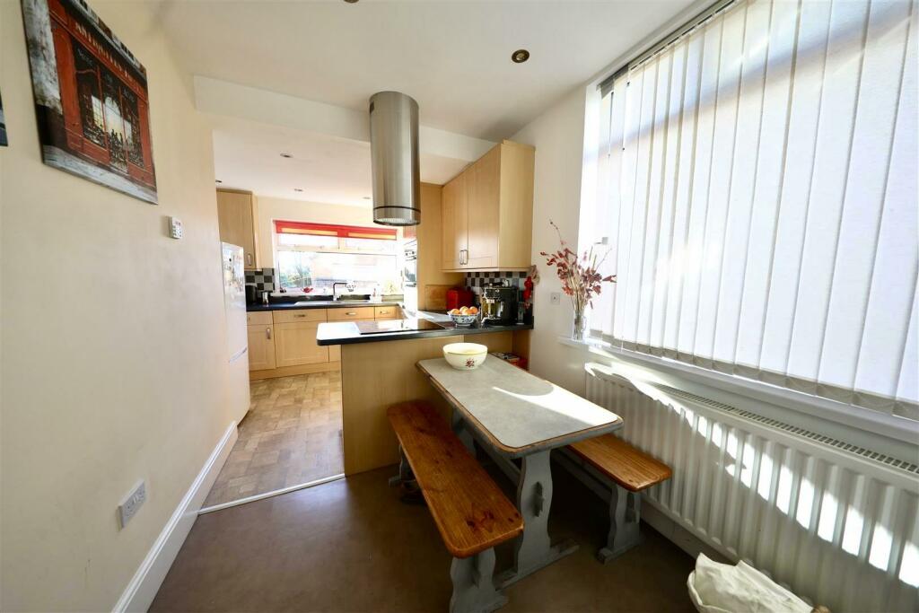 32 Allderidge - Kitchen.jpg