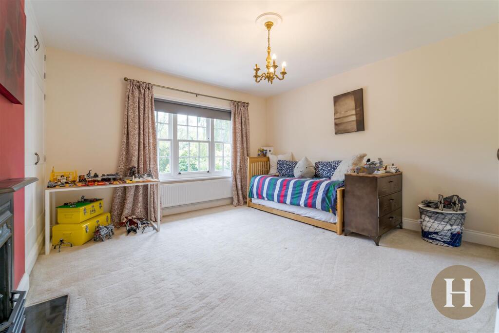 Hadleigh Estate Agents-19.jpg