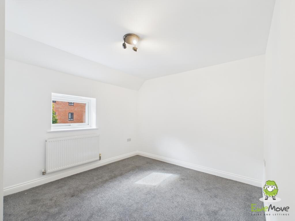 EweMove Estate Agents Basingstoke - Sinclair Drive