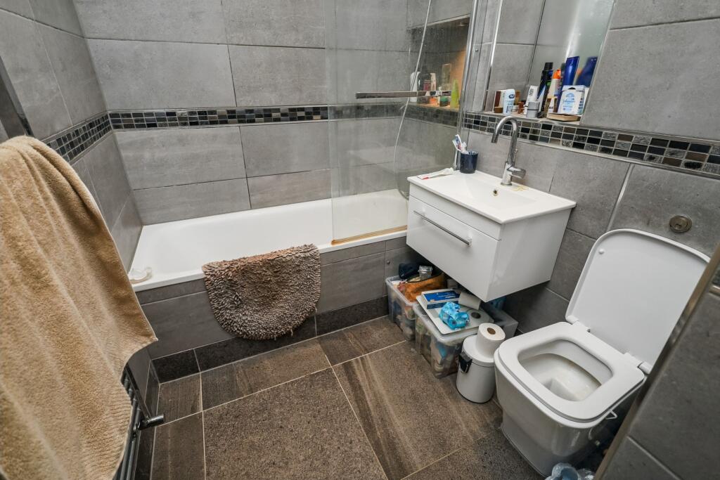 Flat 5, 68 Boston Road, Hanwell, London, W7 2ET