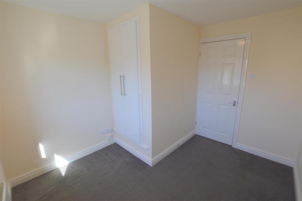 40 Ravenshill Road Bedroom 3.jpg