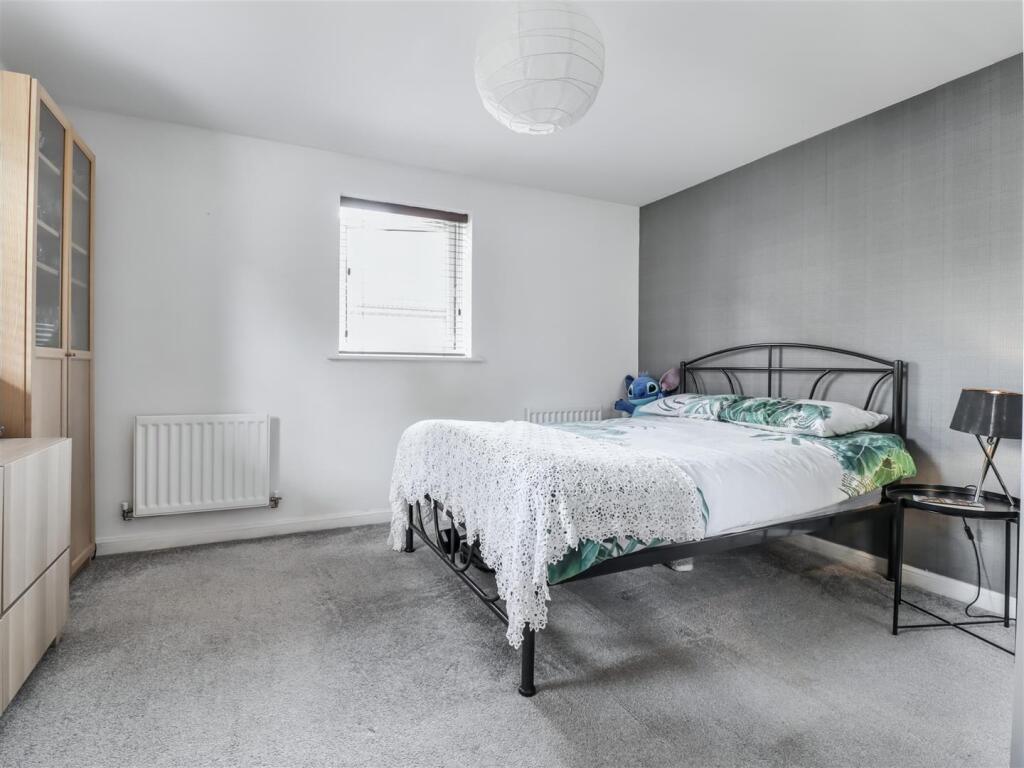 bedroom/reception