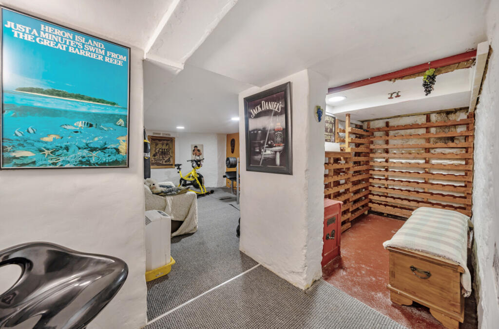 1309886-20-684af2...