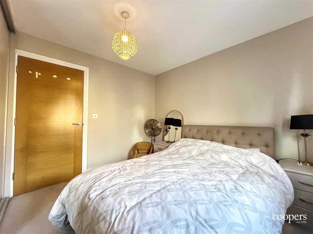 Bedroom 7.jpg