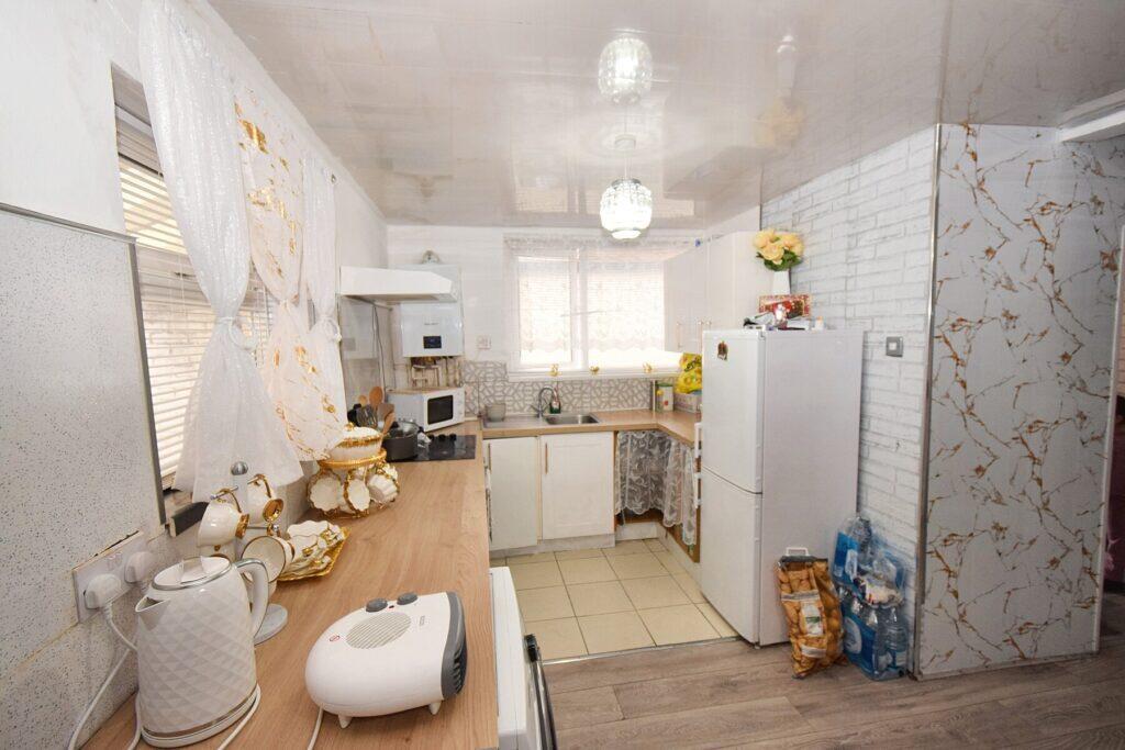 4 Alma Road - Kitchen