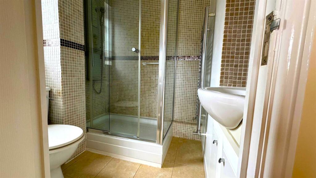 Ensuite (2).jpg