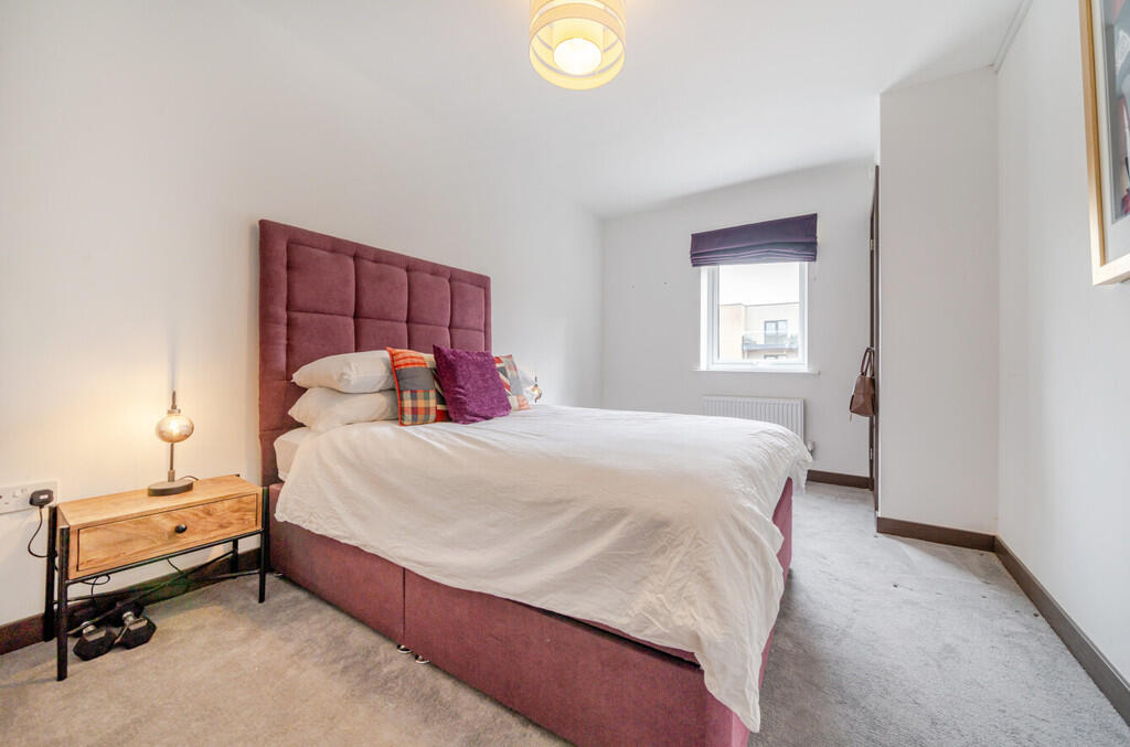 1353566-9-68c96d9...