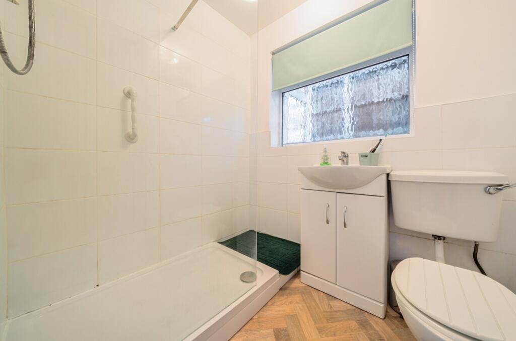 1373575-11-68ffbff307c3b