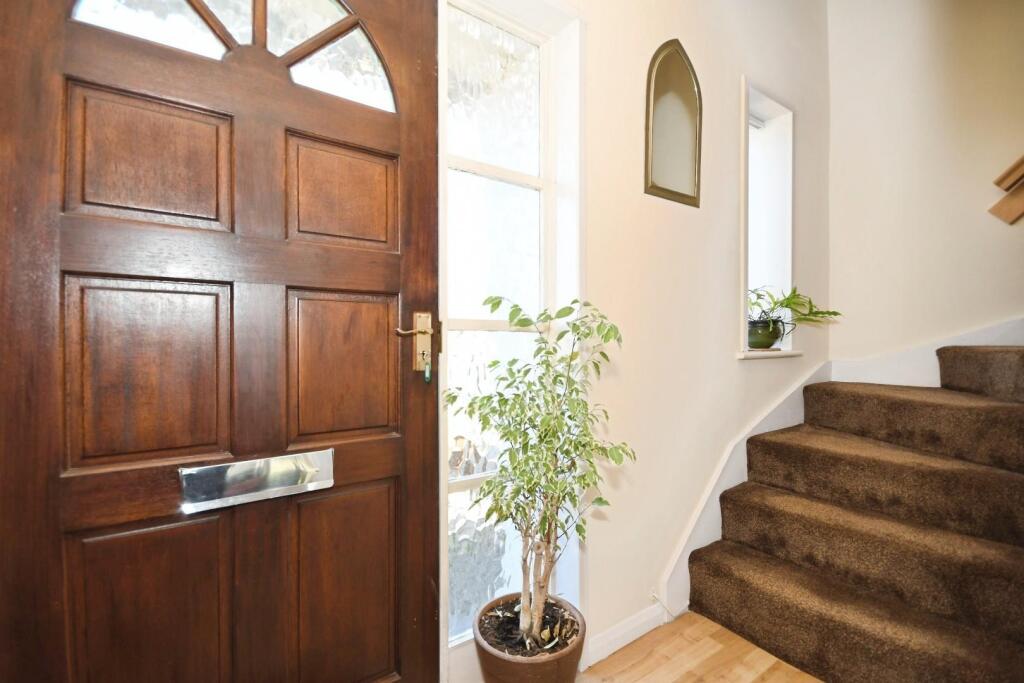 ENTRANCE HALL.jpg