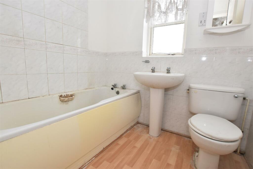 Bathroom.JPG