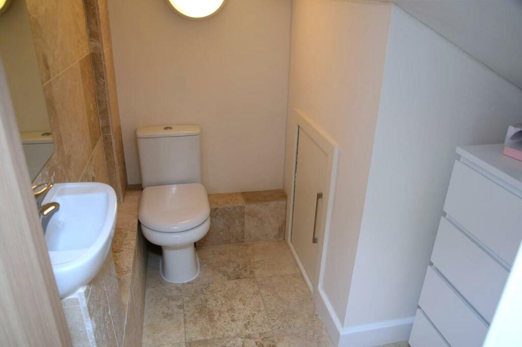 EN-SUITE WC