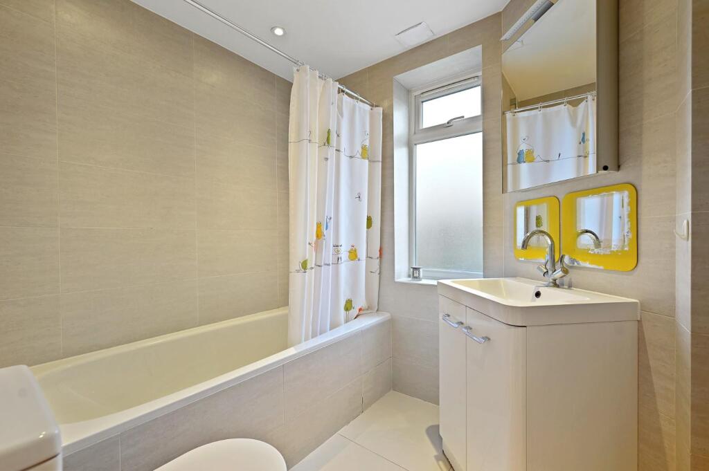 TEC - Flat 2, 119 Belsize Road - Bathroom3 (1).jpg
