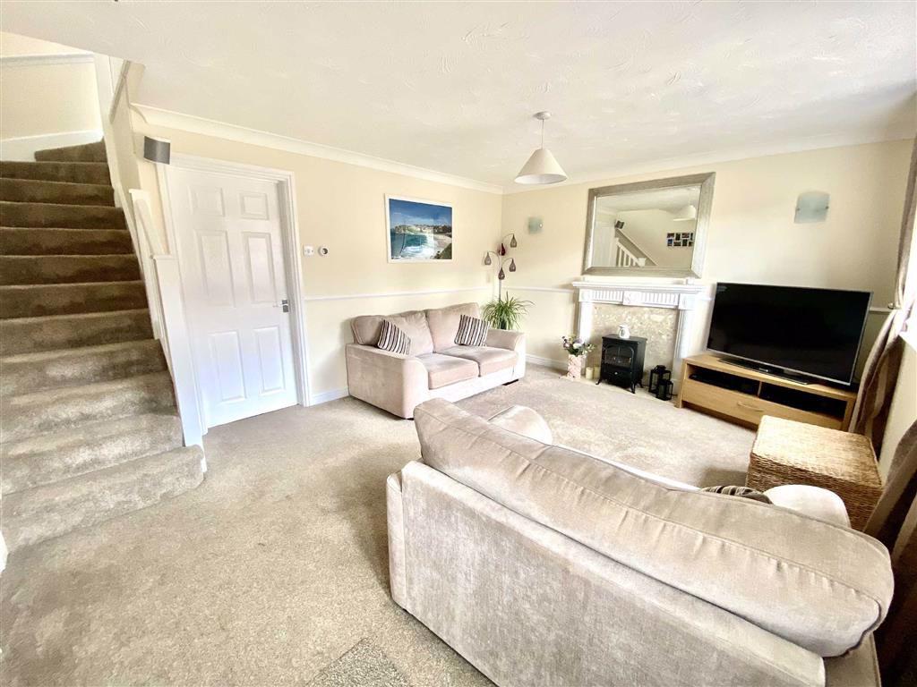 Lounge/dining room  (front)