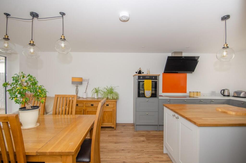 Kitchen-diner pic 3.jpg