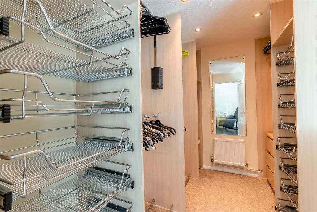8643398-interior17.jpg