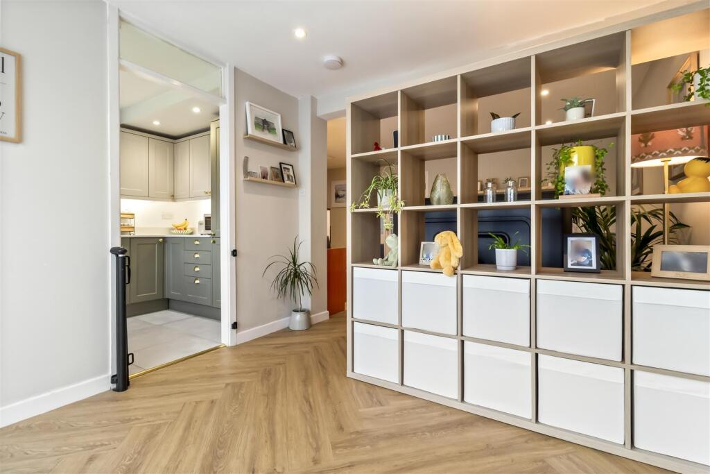 2 Sefton Close_007.JPG