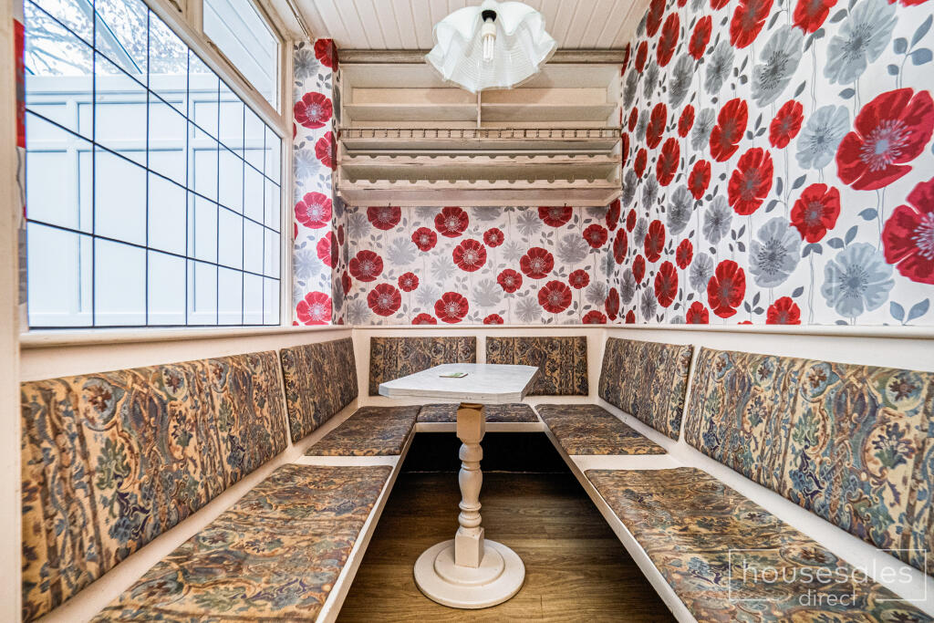breakfast room