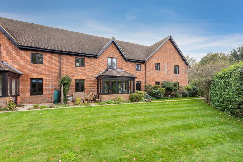 10 Remenham Row-06.jpg