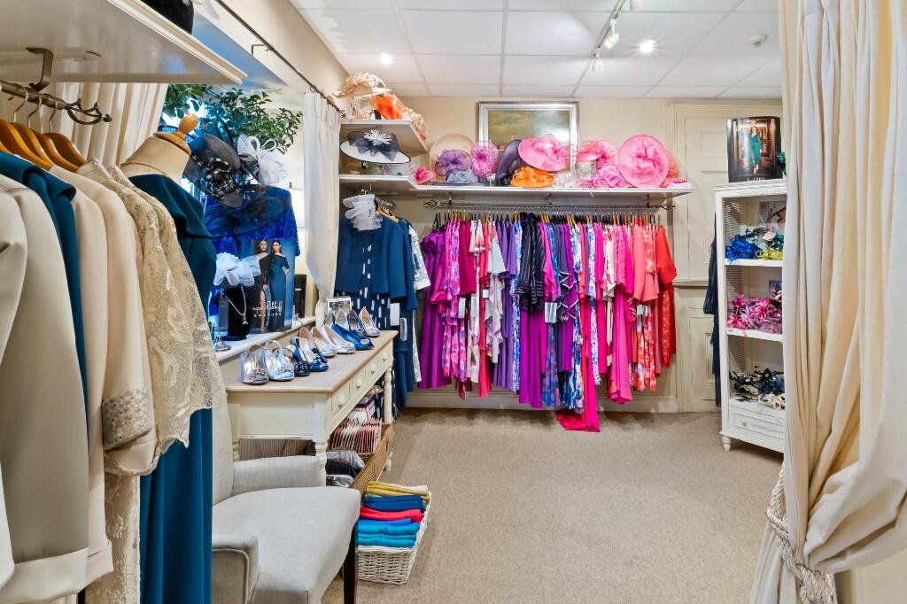 Rear retail