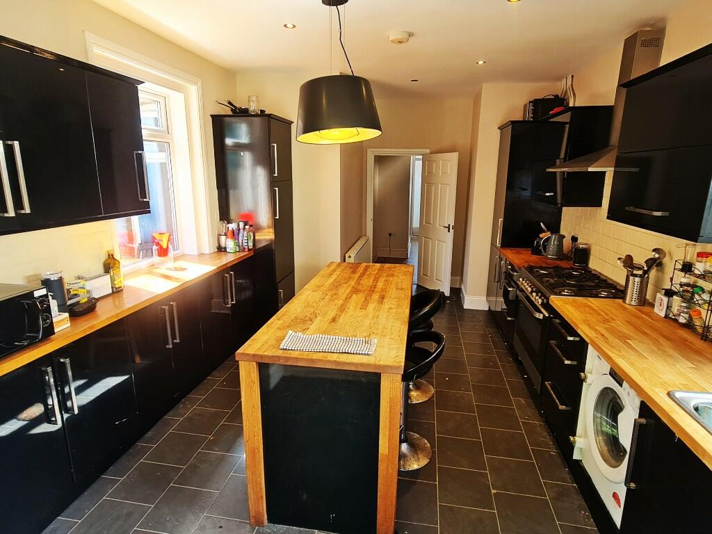 Kitch / Br'fast Room