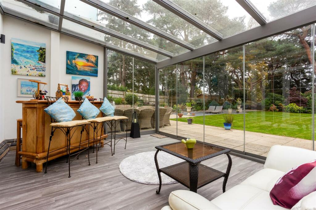 81830_4A-Bingham-Avenue-Poole (11).jpg