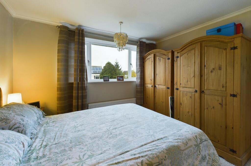 CAM02519G0-PR0196-STILL018