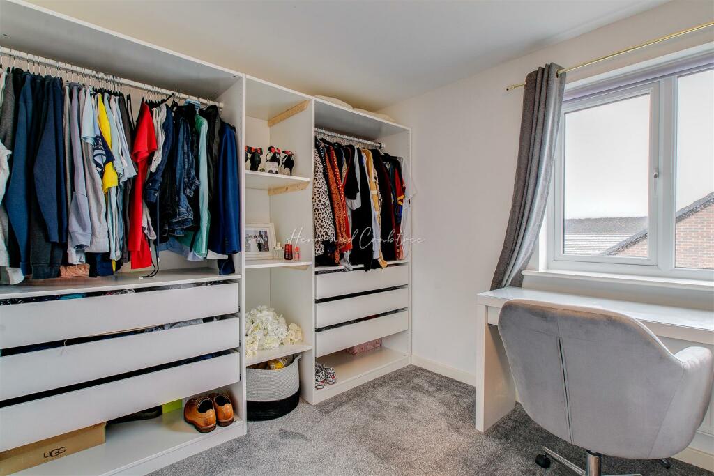 Clos Thomas, St Edeyrns, HernCrabtree (10).jpg