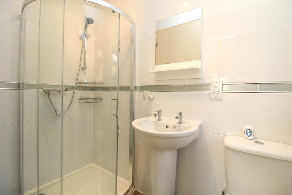 Bedroom Two En Suite