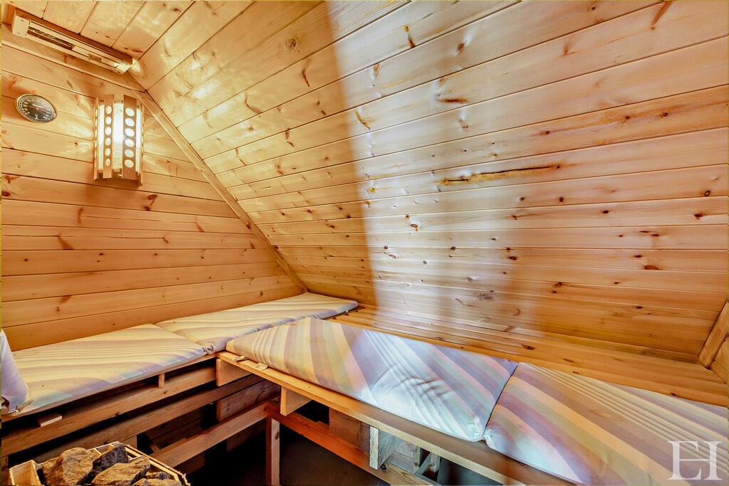 8662260-interiorW...